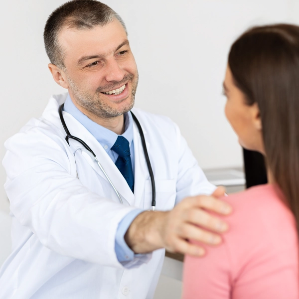 Healthcare provider explaining study information during a NASH clinical trials consultation in Upper West Side Manhattan, South Bronx, and Bowling Green, KY